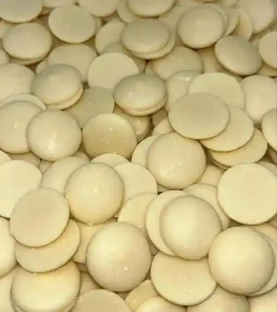 Raw cocoa butter wafers made from non-deodorized cocoa butter, suitable for cooking and skin care use
